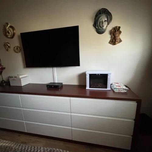 Egyedi beépítésű gardrób szekrény